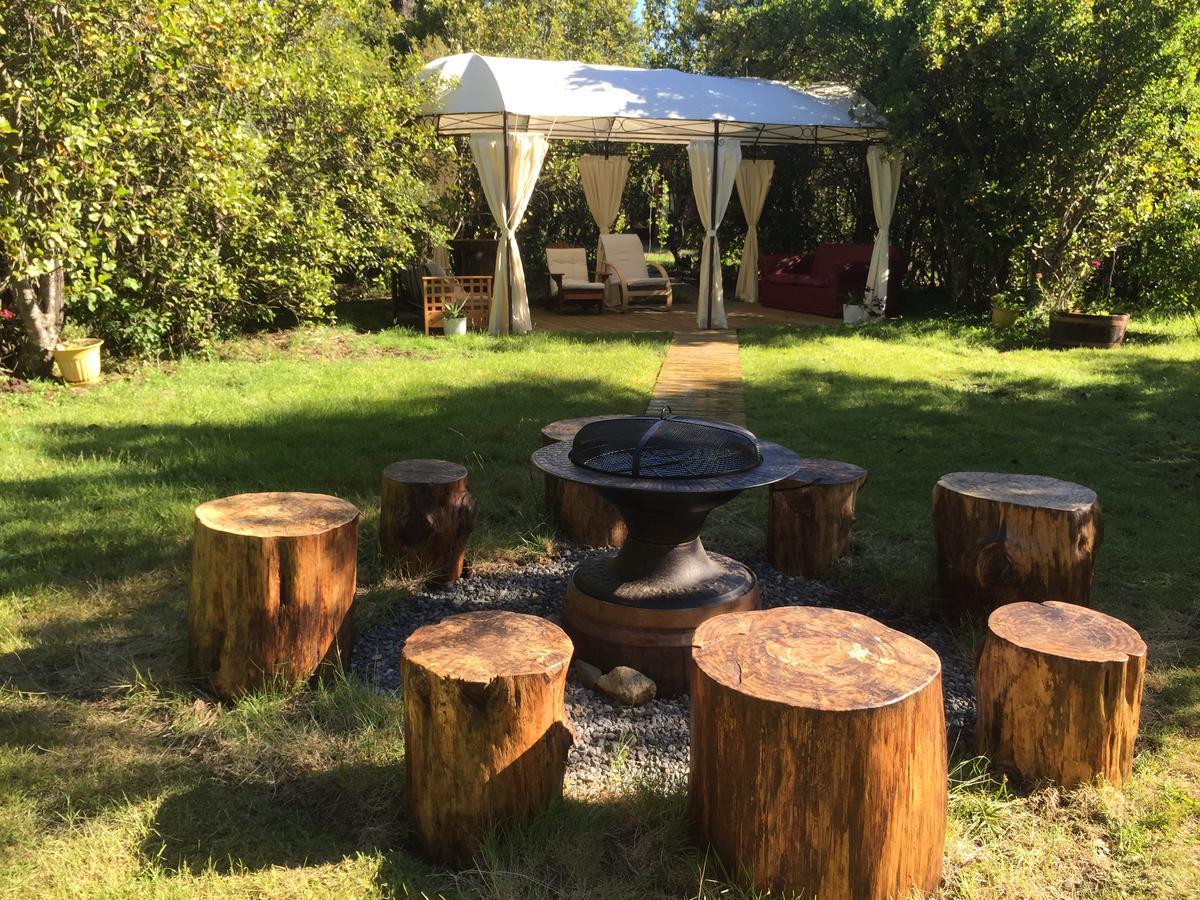 Cabanas Natural Park Lodge Пукон Экстерьер фото