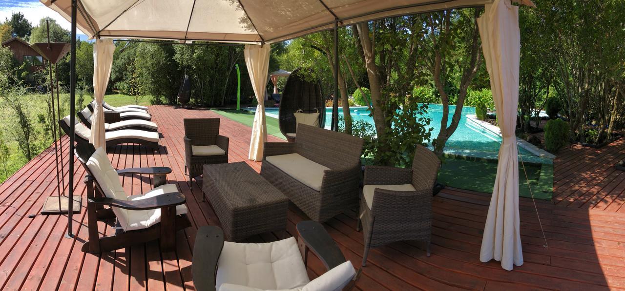 Cabanas Natural Park Lodge Пукон Экстерьер фото